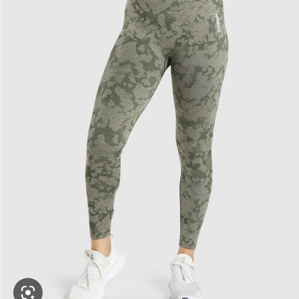 New Gymshark vital camo leggings in small Sm